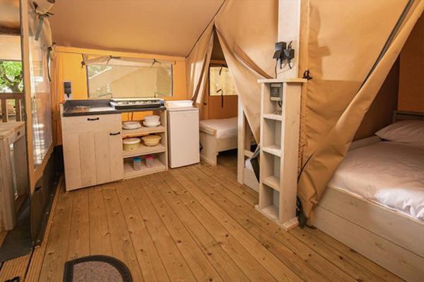 Camping Chateau De Galaure Chateauneuf-de-Galaure Екстер'єр фото
