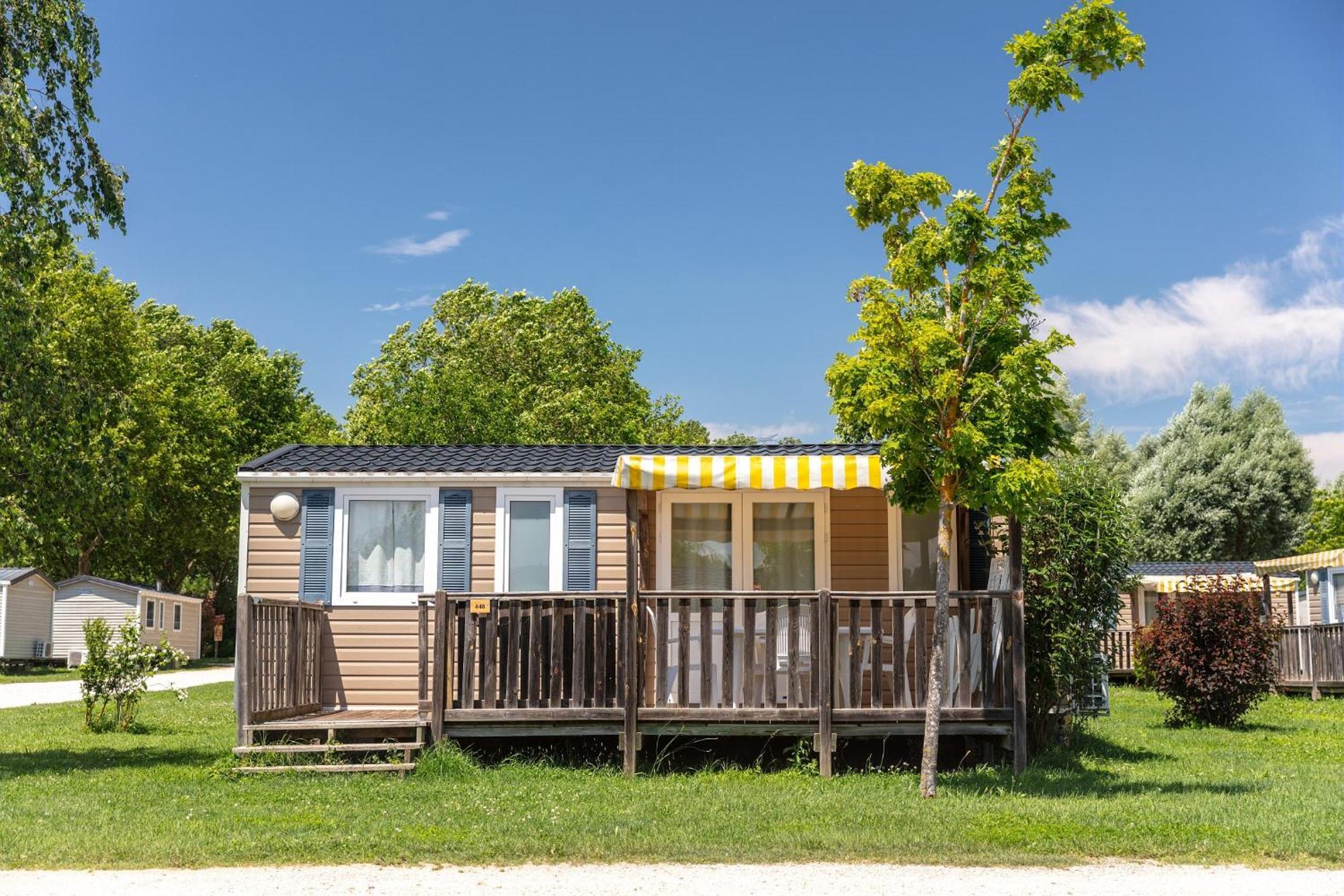 Camping Chateau De Galaure Chateauneuf-de-Galaure Екстер'єр фото