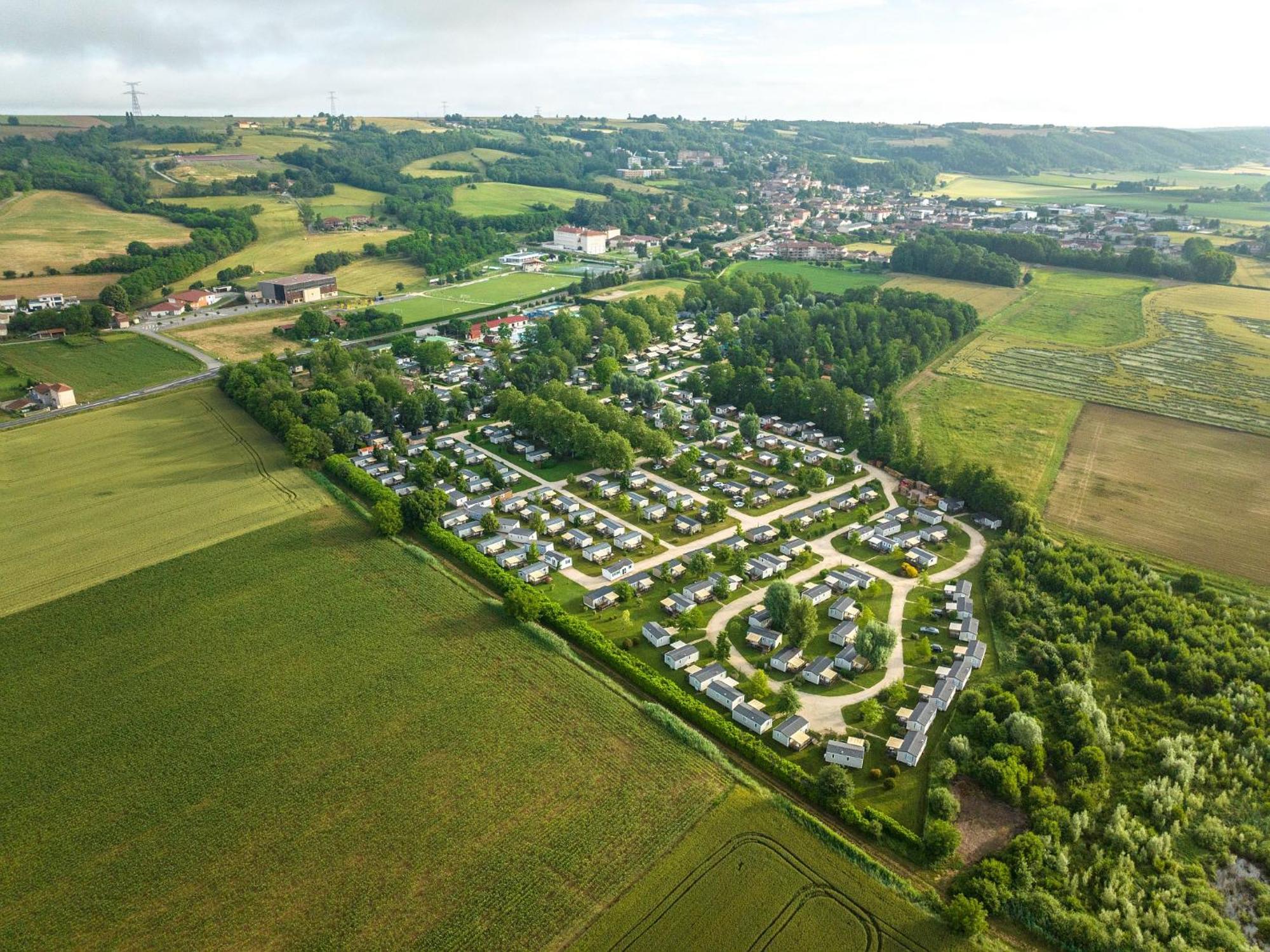 Camping Chateau De Galaure Chateauneuf-de-Galaure Екстер'єр фото